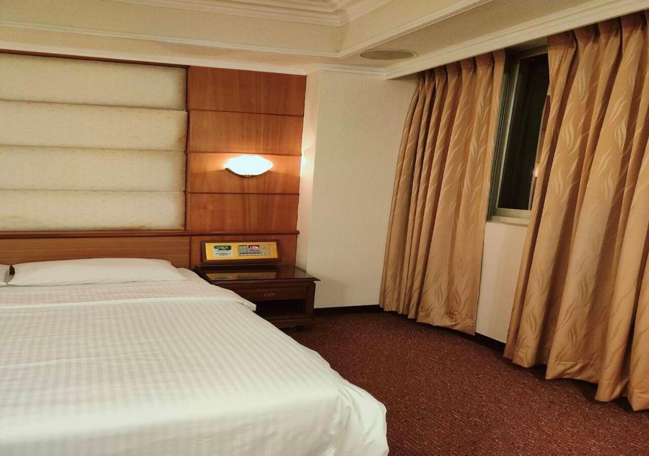 Champion Hotel Taipei Exterior photo