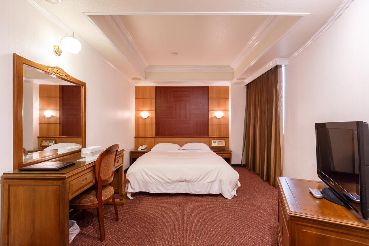 Champion Hotel Taipei Exterior photo